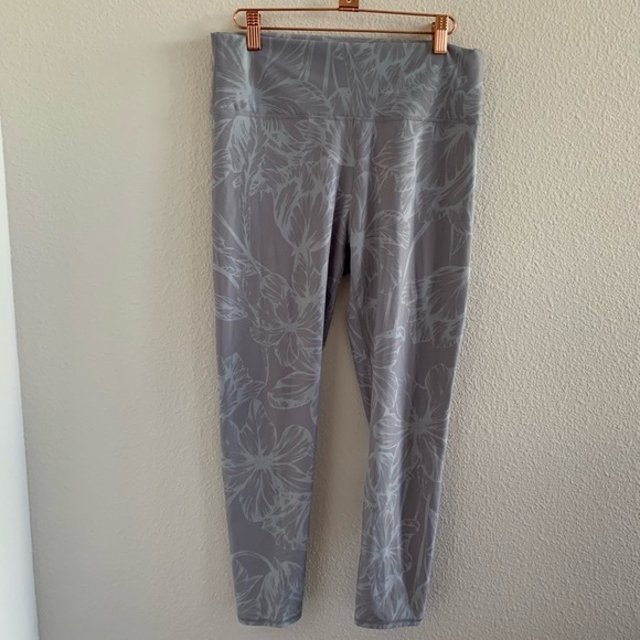 Fabletics Abstract Floral Active Pants Gray Light Purple Medium Athleisure  M - Picture 1 of 7